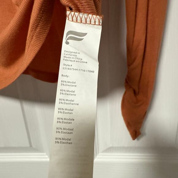 Fabletics Women's Long Sleeve Turtleneck Top Size Medium. - Picture 11 of 14